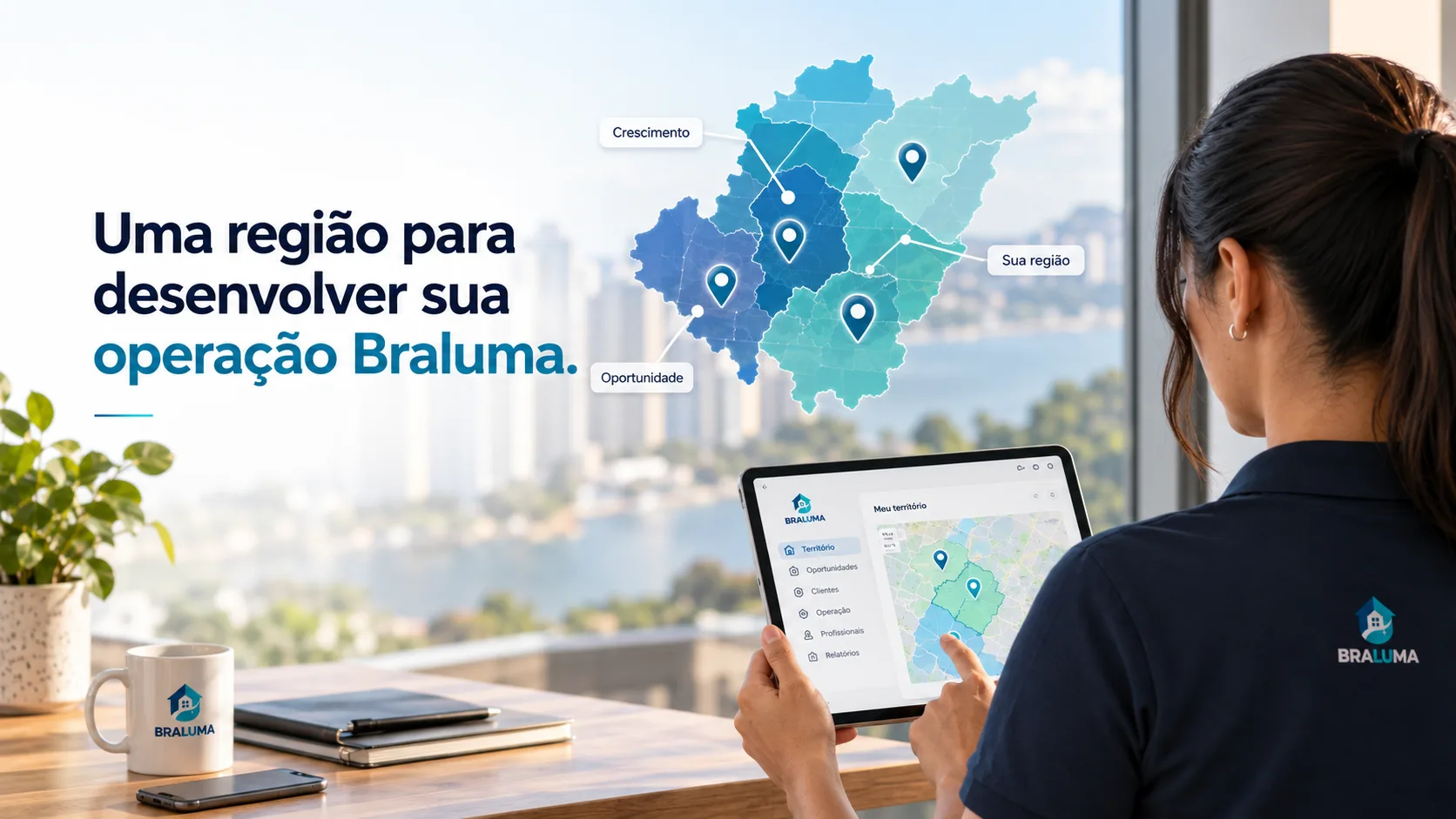 Licenciada analisando o mapa do território no tablet, com zonas de crescimento e oportunidade em destaque